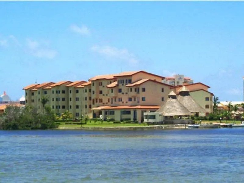 Selina Cancun Laguna Hotel Zone